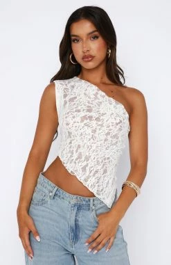 It's A Love Story Lace Top White -Outlet The Lounge Vibe Store 04.08.2345748 1