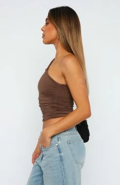 Lack Of Love One Shoulder Top Chocolate -Outlet The Lounge Vibe Store 07.07.2324685 2