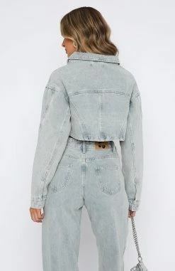 Love You Again Denim Jacket Light Blue Acid Wash -Outlet The Lounge Vibe Store 08.06.2331321