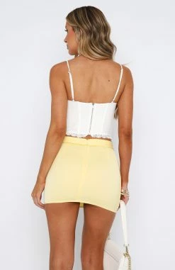 Take You There Mini Skirt Lemon -Outlet The Lounge Vibe Store 08.06.2331777 2