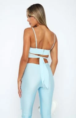 Headlines Crop Baby Blue -Outlet The Lounge Vibe Store 09.02.237328