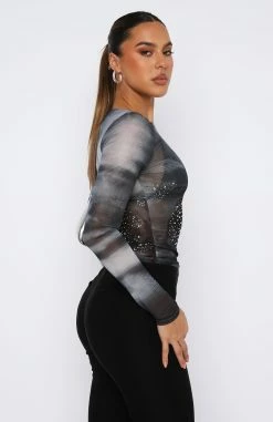 Little Bit Longer Long Sleeve Top Greyscale Rose 6 Little Bit Longer Long Sleeve Top Greyscale Rose -Outlet The Lounge Vibe Store 11.08.2348105