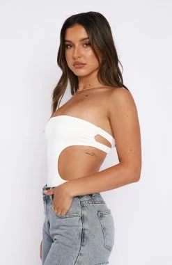 Cutting Corners Bodysuit White -Outlet The Lounge Vibe Store 13.10.227487 07690c3d cf00 4b9c 868e e267f155e33d
