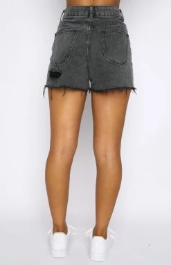 On Vacay Denim Shorts Washed Black 8 On Vacay Denim Shorts Washed Black -Outlet The Lounge Vibe Store 14.12.21 875