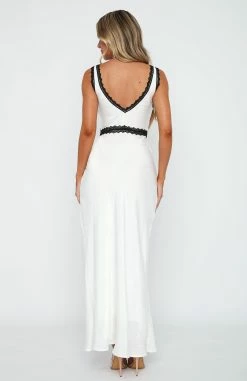 Event Ready Maxi Dress White -Outlet The Lounge Vibe Store 14.4.2316298