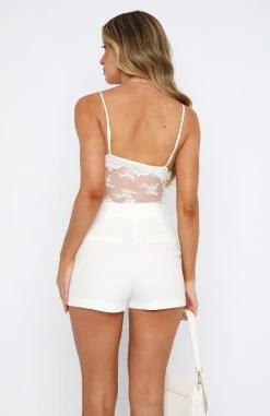 Pure Bliss Shorts White -Outlet The Lounge Vibe Store 15.06.2333545