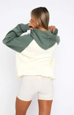 Caught Up On It Oversized Hoodie Cream -Outlet The Lounge Vibe Store 15.12.2218512