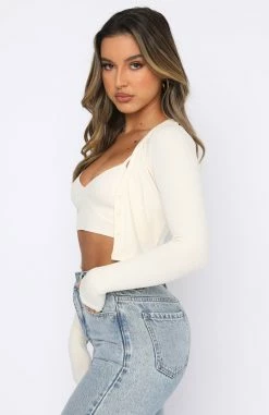 Who We Are Two Piece Crop Butter 10 Who We Are Two Piece Crop Butter -Outlet The Lounge Vibe Store 16.09.21 476