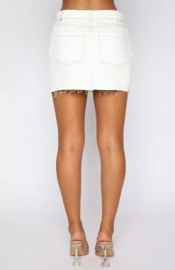 Power Hour Mini Skirt Off White 18 Power Hour Mini Skirt Off White -Outlet The Lounge Vibe Store 17.02.22 173
