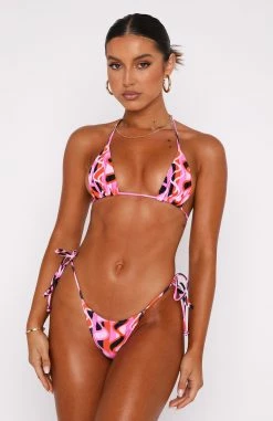 Golden Hour Bikini Top Bubblegum Geo 12 Golden Hour Bikini Top Bubblegum Geo -Outlet The Lounge Vibe Store 17.11.2214547 aba328ae 3b85 4a62 bb8a 49ca15834b45