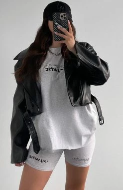 Catching Feelings Tee Grey Marle 16 Catching Feelings Tee Grey Marle -Outlet The Lounge Vibe Store 178771919 835072090688624 5031447629383384453 n