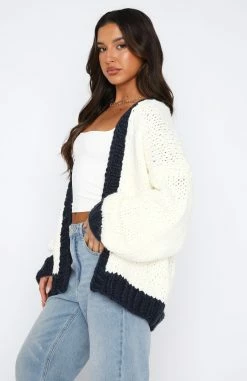 A Little Too Much Knit Cardigan Cream + Navy -Outlet The Lounge Vibe Store 18.05.2329269