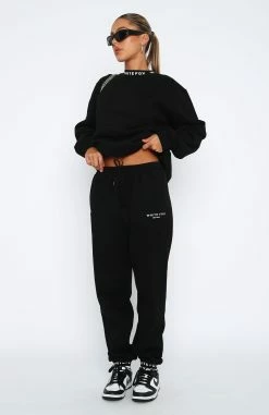 Put It On Repeat Oversized Sweater Black -Outlet The Lounge Vibe Store 2.3.2311857