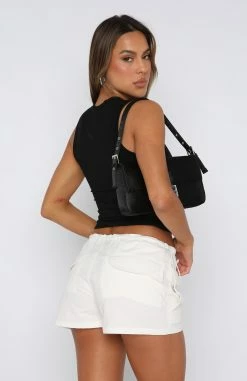 Skip The Line Shorts White 10 Skip The Line Shorts White -Outlet The Lounge Vibe Store 20.07.23 240650