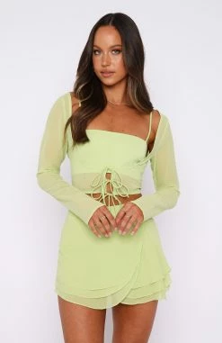 Keep You Close Mini Skirt Matcha -Outlet The Lounge Vibe Store 20.09.222780 936c47aa 1a98 4f0d 85db 0a9c94ef2e83