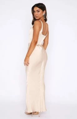 I Wanna Be Yours Maxi Dress Champagne -Outlet The Lounge Vibe Store 20.10.229126