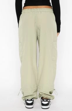 Never Blend In Pants Khaki 11 Never Blend In Pants Khaki -Outlet The Lounge Vibe Store 21.07.22 1320