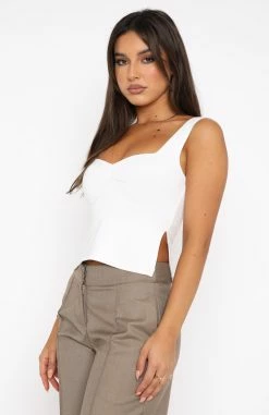 Taking Off Top White 7 Taking Off Top White -Outlet The Lounge Vibe Store 21.07.22 758