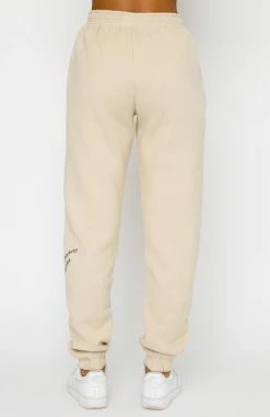 Can't Get Enough Sweatpants Sand 8 Can't Get Enough Sweatpants Sand -Outlet The Lounge Vibe Store 23.07.21 1145