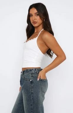 Stay By Your Side Top White -Outlet The Lounge Vibe Store 24.08.2352024