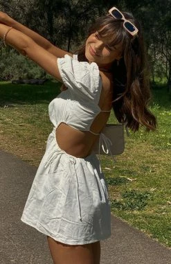 Different Girl Mini Dress White -Outlet The Lounge Vibe Store 243379616 1286962768407901 2212589654358984564 n