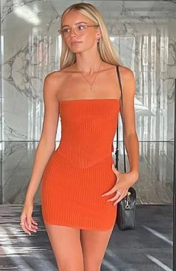 Slow Jams Knitted Mini Skirt Rust -Outlet The Lounge Vibe Store 2739821fd34 361563335548831 8091433326490796911 n db5ab236 d400 49d3 86b2 1b811651760a