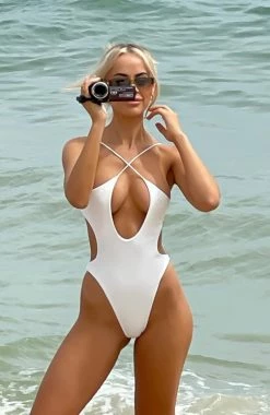 Colombia One Piece White 22 Colombia One Piece White -Outlet The Lounge Vibe Store 277922116 949568962421626 5650110601600752914 n