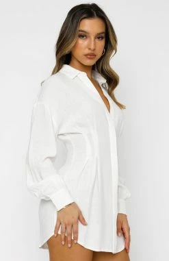 Feels Like A Holiday Shirt Dress White 11 Feels Like A Holiday Shirt Dress White -Outlet The Lounge Vibe Store 28.07.21 1184