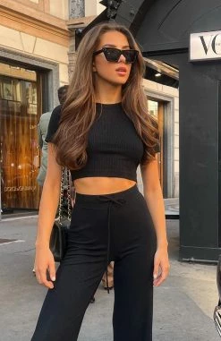 It's Meant To Be Crop Black -Outlet The Lounge Vibe Store 309692570 513369487291048 4869362835944867369 n edb12498 36f0 424d b2a3 d88ff1da9420