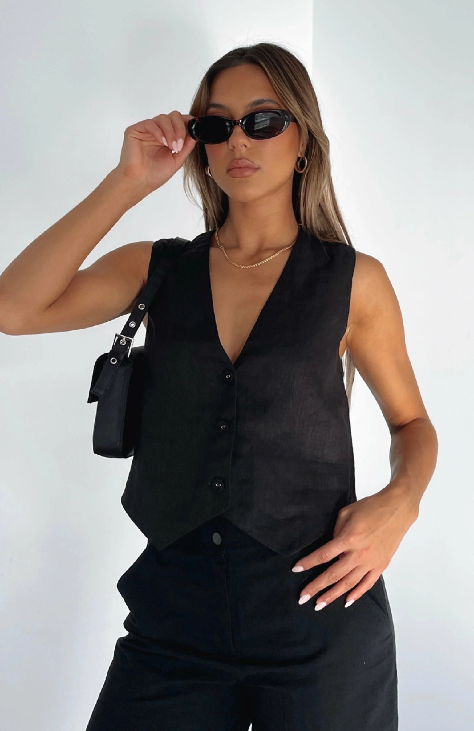 Love The Trend Vest Top Black 5 Love The Trend Vest Top Black - Image 5