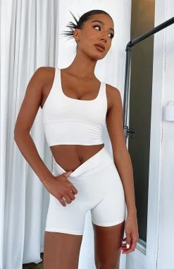 Keep Up High Waisted Shorts Stone -Outlet The Lounge Vibe Store ACTIVATION SPORTS CROP KEEP UP HIGH WAISTED SHORTS 20.04.22 08