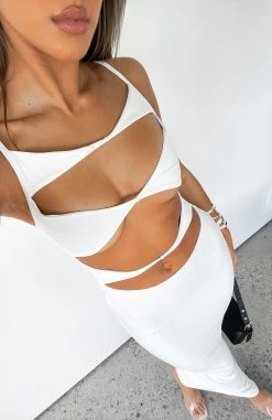 All I Want Is You Maxi Dress White 9 All I Want Is You Maxi Dress White -Outlet The Lounge Vibe Store ALL I WANT IS YOU MIDI DRESS 05.07.23 06