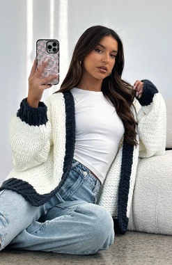 A Little Too Much Knit Cardigan Cream + Navy -Outlet The Lounge Vibe Store A LITTLE TOO MUCH CARDIGAN 20 06 23 02