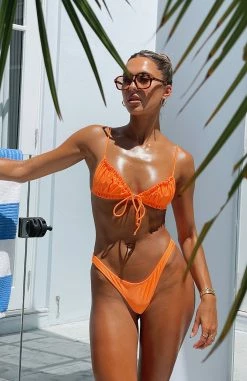 Beach Songs Bikini Top Shiny Tangelo 12 Beach Songs Bikini Top Shiny Tangelo -Outlet The Lounge Vibe Store BEACH SONGS BIKINI TOP STAY GOLDEN BOTTOMS 010222 03