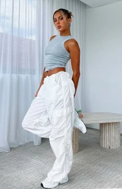 Be The Moment Pants White -Outlet The Lounge Vibe Store BE THE MOMENT CARGO PARACHUTE PANTS 100123 07