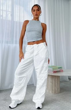 Be The Moment Pants White -Outlet The Lounge Vibe Store BE THE MOMENT CARGO PARACHUTE PANTS 100123 10