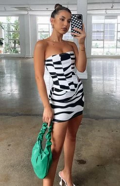 Count Me In Bustier Zebra Print 21 Count Me In Bustier Zebra Print -Outlet The Lounge Vibe Store COUNT ME IN BUSTIER ALONE WITH YOU MINI SKIRT 19 10 21 0002