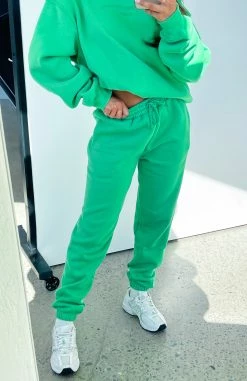 Future Forward Sweatpants Jolly Green -Outlet The Lounge Vibe Store FUTURE FORWARD HOODIE SWEATPANT 07.03.23 021