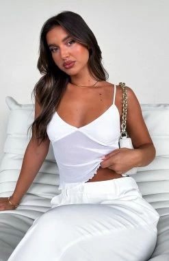 Hidden Feelings Top White 11 Hidden Feelings Top White -Outlet The Lounge Vibe Store HIDDEN FEELINGS TOP 14.02.23 007