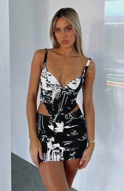 Stand Tall Bustier Dice -Outlet The Lounge Vibe Store IMG 1728 6768fb82 6b81 43fd a9a8 0ef3a8aae62b