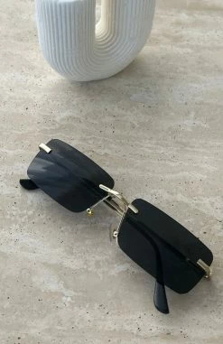 Mia Sunglasses Black/Gold -Outlet The Lounge Vibe Store IMG 63082