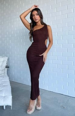 A Gift To Me Maxi Dress Chocolate 9 A Gift To Me Maxi Dress Chocolate -Outlet The Lounge Vibe Store IMG 9255