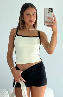 Love Era Booty Shorts Black 11 Love Era Booty Shorts Black -Outlet The Lounge Vibe Store LOVE ERA TOP LOVE ERA BOOTY SHORTS 220823 011