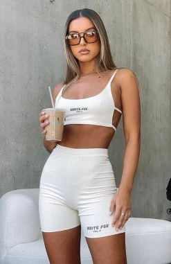 Offstage Ribbed Bike Shorts Vanilla -Outlet The Lounge Vibe Store OFFSTAGE CROP OFFSTAGE BIKE SHORTS 05 10 21 0039