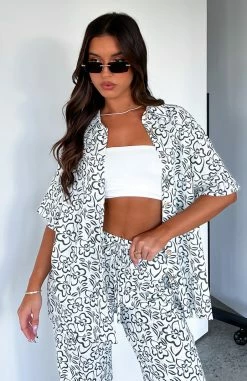 One More Chance Shirt Green Spring Floral 11 One More Chance Shirt Green Spring Floral -Outlet The Lounge Vibe Store ONE MORE CHANCE NEED A RECAP PANT 09.05.23 06