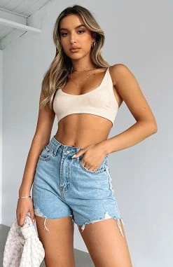 On Vacay Denim Shorts Blue -Outlet The Lounge Vibe Store ON VACAY DENIM SHORTS07.12.21 01 013c415d ae87 443d 89e8 686bea135d15