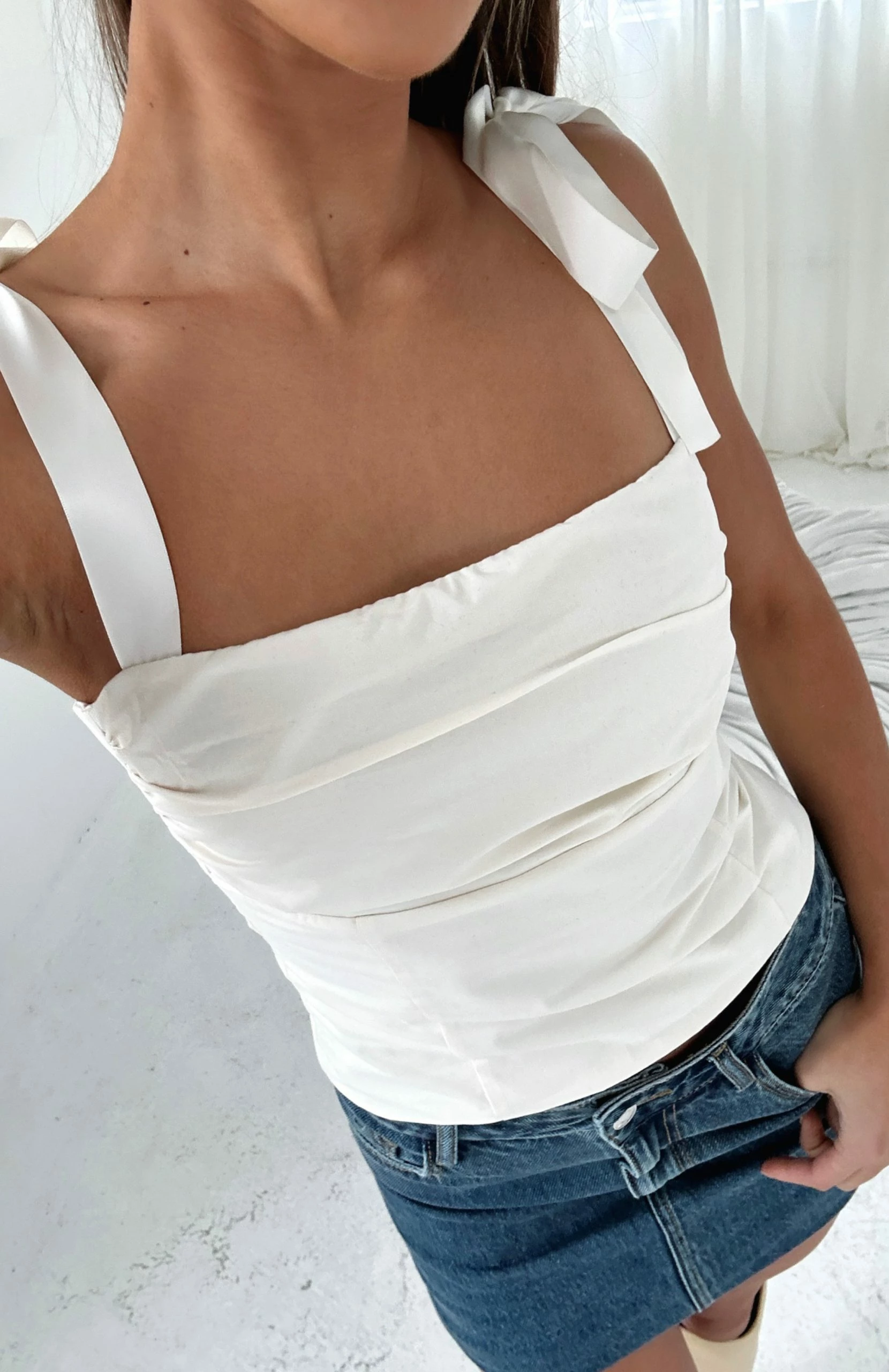 Queen Bee Top Cream 1 Queen Bee Top Cream