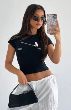 Running On Flames Baby Tee Black -Outlet The Lounge Vibe Store RUNNING ON FLAMES BABY TEE 0403423 02