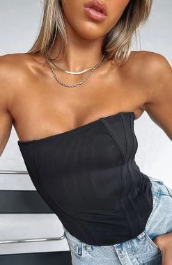 Sharp Edges Bustier Black -Outlet The Lounge Vibe Store SHARP EDGES BUSTIER CROP BLACK 110121 03