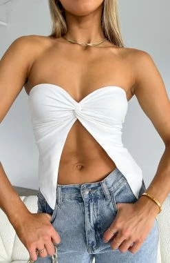 She's A Day Dreamer Crop White